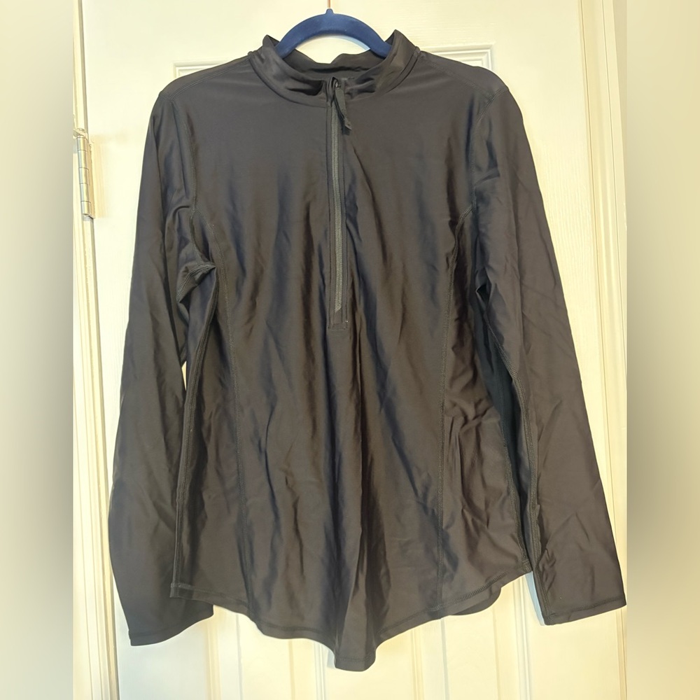 Universal Standard The Rashguard - Picture 6 of 9